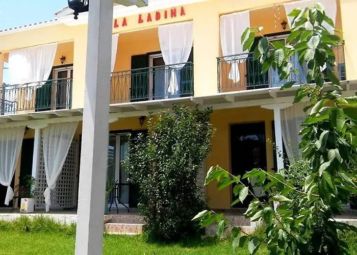 Casă la țară Ladina Ligia